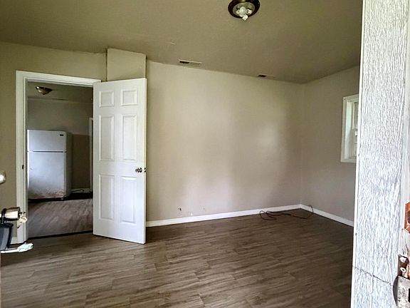 2nd image of 207 E Peterson Street