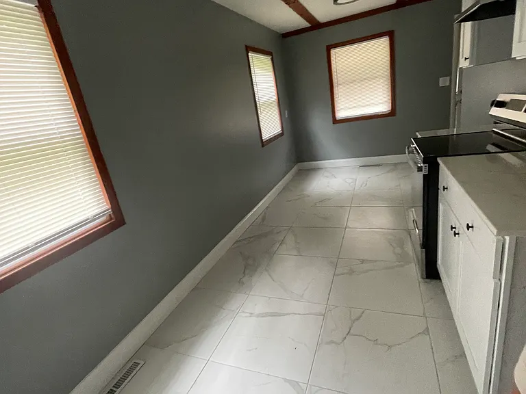 20 Yates St — Photo 3