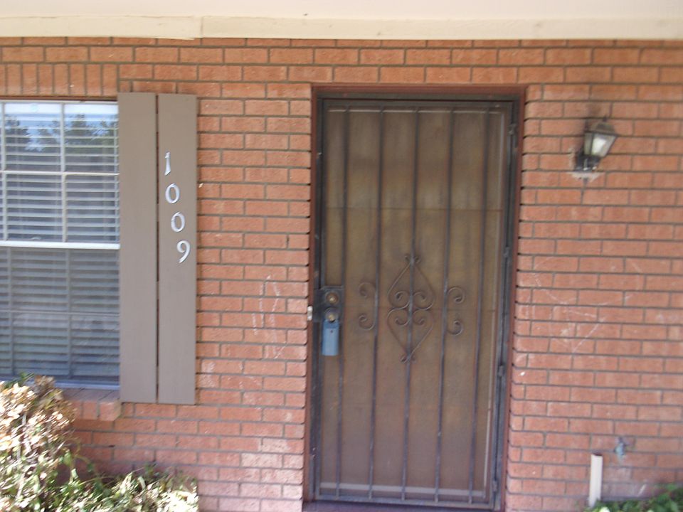 1st image of 1009 E Lodge Dr