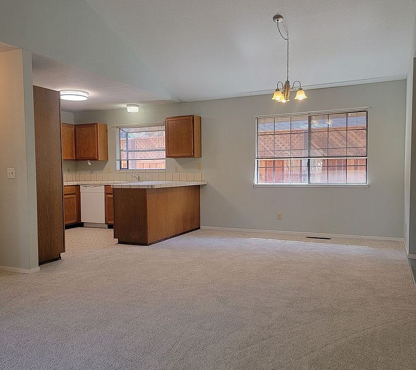 1st image of 905 Wood Sorrel Dr