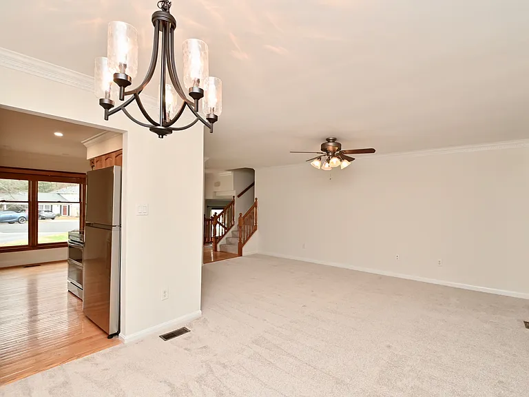 7775 Newington Woods Dr — Photo 5