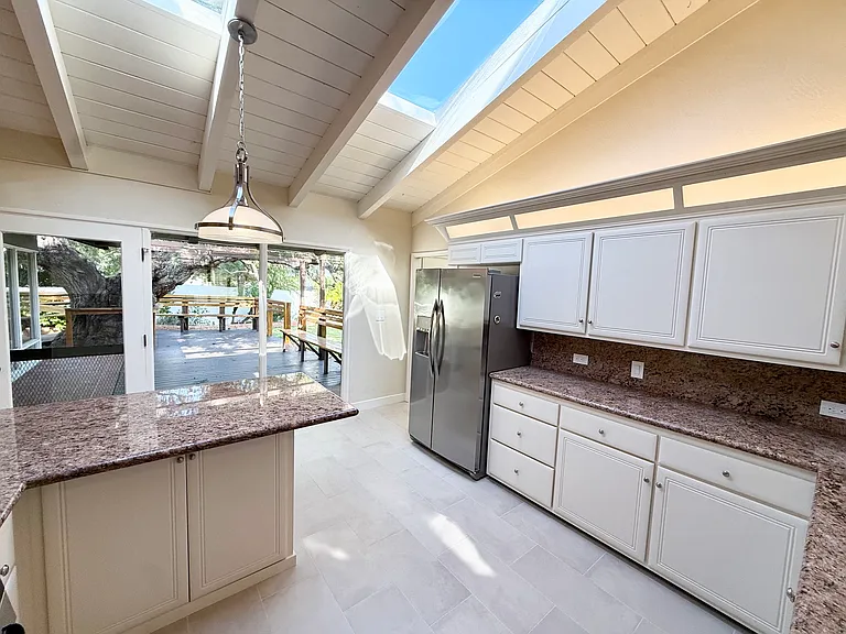 3562 Addison St — Photo 15