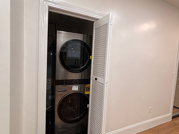 2nd image of 111 Dale St #2