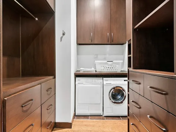 300 Central Park West image 10 of 12