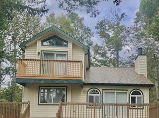 7067 Vista Dr, Tobyhanna, PA 18466