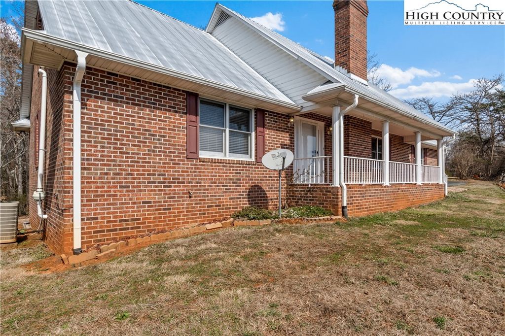 Apartment in Elkin, Elkin Valley - More