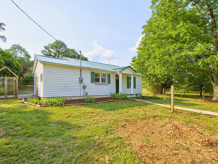 611 Holston Creek Church Rd — Photo 7