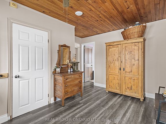 3rd image of 1114 Scotch Corners Rd