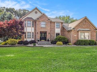 27120 John Dr, New Boston, MI 48164