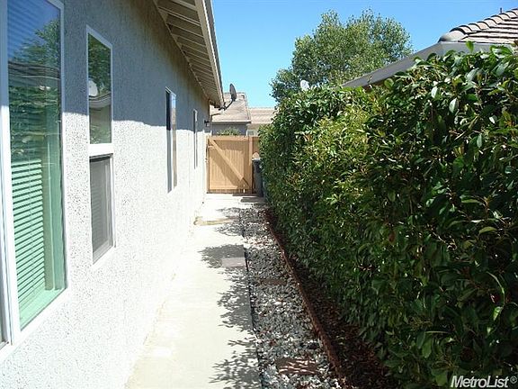 3rd image of 1931 Esterel Way