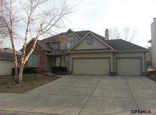 10285 Huntington Ave, Omaha, NE 68122