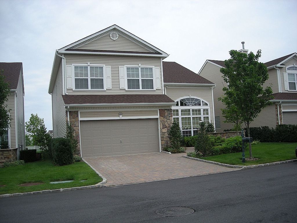 105 Hamlet Dr, Mount Sinai, NY 11766 Zillow