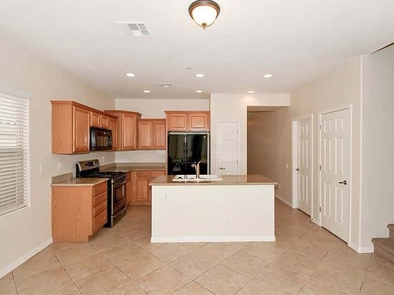 4th image of 1041 White Willow Ct