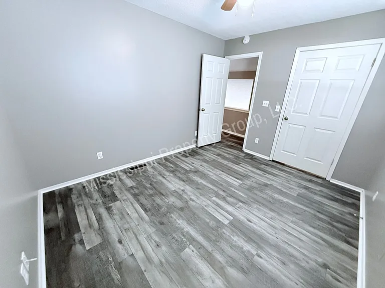 1 Woodward Pl — Photo 15