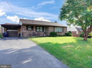 26 E Swartzville Rd, Denver, PA 17517
