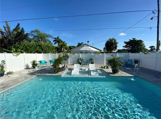 697 93rd Ave N, Naples, FL 34108