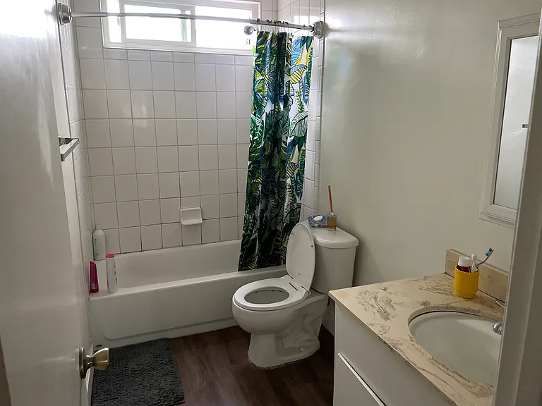 760 Termino Ave #2 — Photo 10
