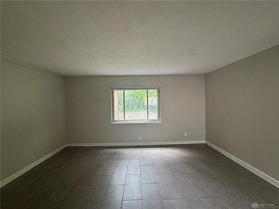 3rd image of 2366 S Patterson Blvd #5