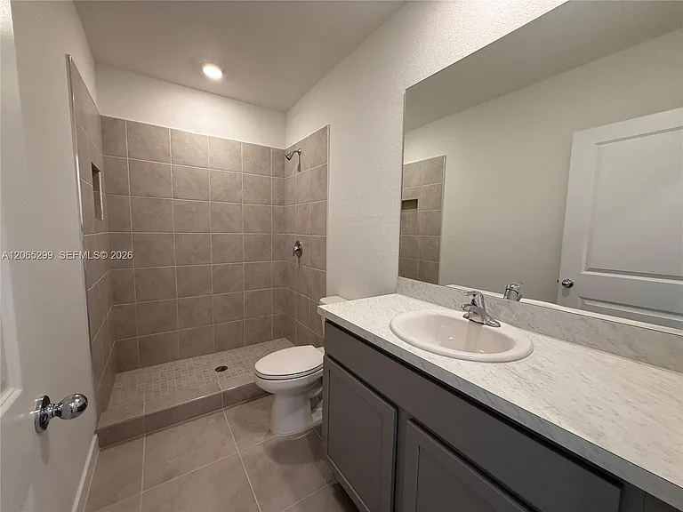 540 NE 1st Dr #0 — Photo 13