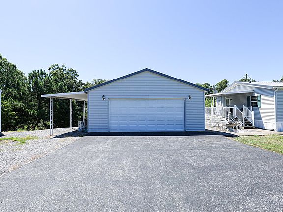 4th image of 28 Whippoorwill Dr