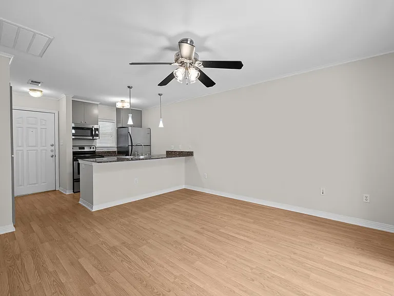 1422 Collier St #206 — Photo 3