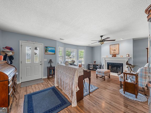 5th image of 47 Del A Rae Cir