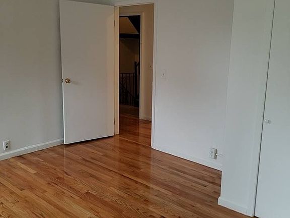 2nd image of 199 Pacific St #3