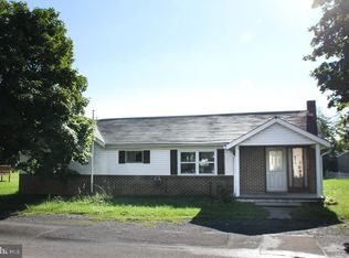 27 2nd St, Milroy, PA 17063