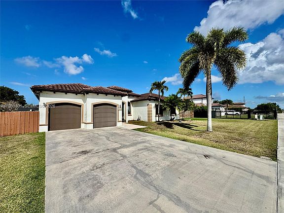 3rd image of 20449 SW 328th St