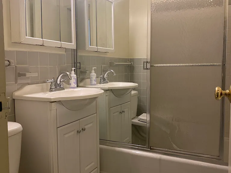 1021 Arlington Blvd #715 — Photo 5