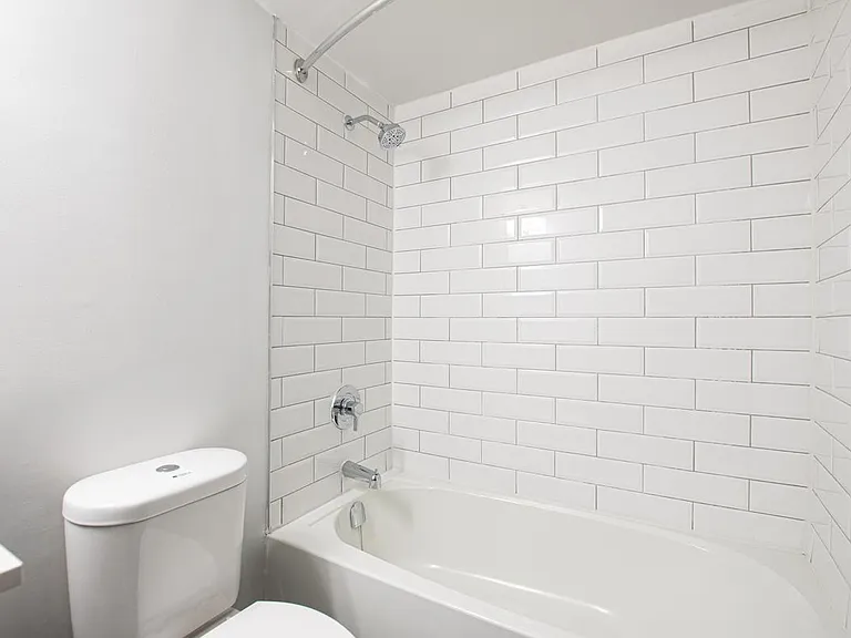 59 Concession St — Photo 14