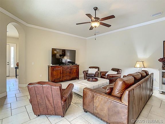 5th image of 3400 Torre Blvd