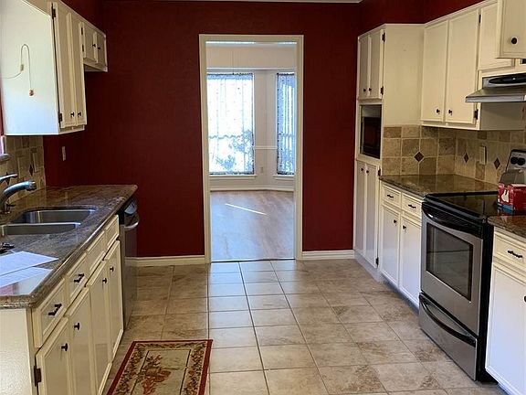 3rd image of 9645 Southmeadow St