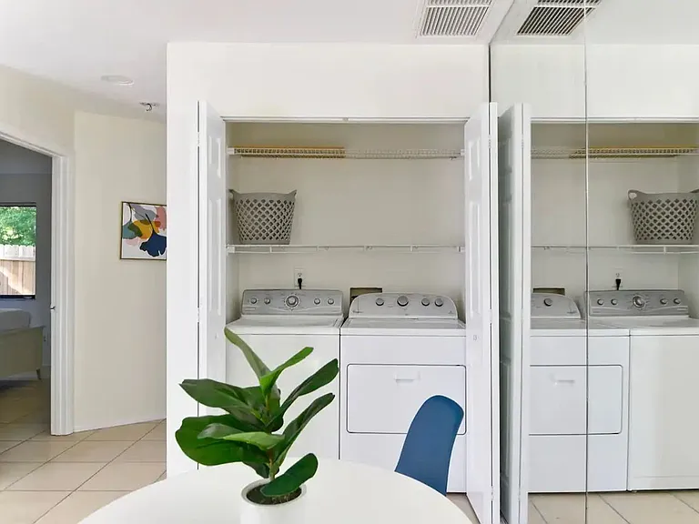 580 Skinner Blvd — Photo 8