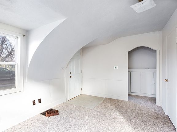 5th image of 2314 Broadway Street S