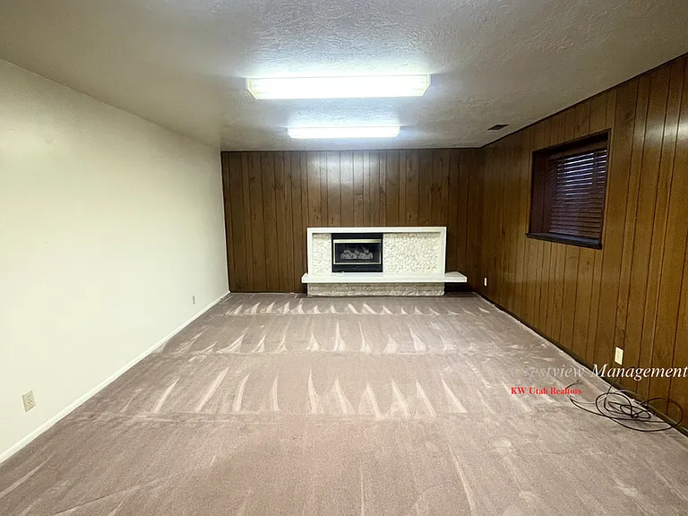 1498 E Pioneer Rd — Photo 10