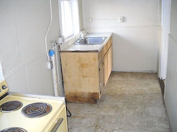 Stepsaver Kitchen @ 1225 Louisiana Ave.