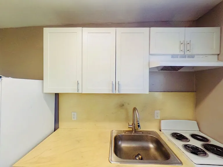 Centrally Located Gated Property Just Outside of Downtown Miami — Photo 42
