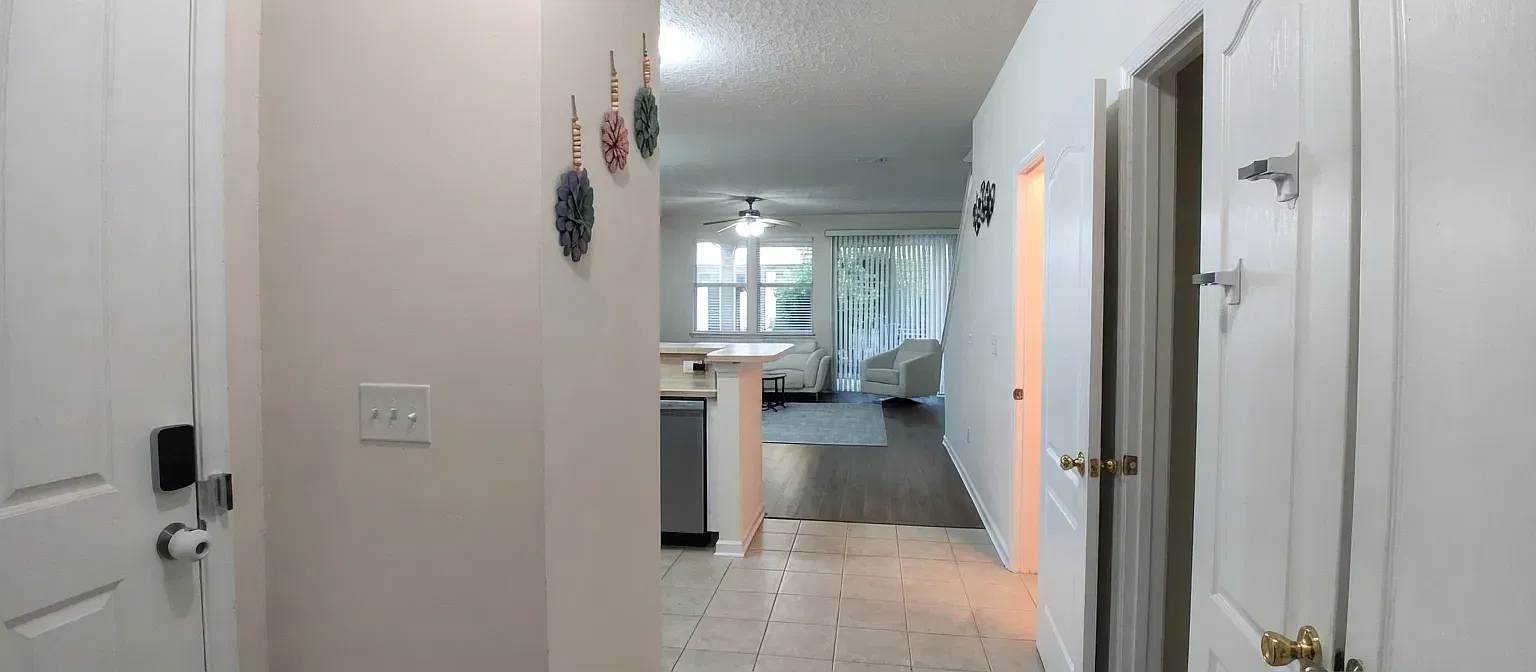 3 bed, 2.5 bath, 1519 sqft, $850 — Photo 2