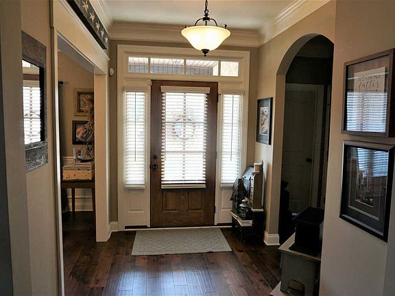 4th image of 4313 Thoroughbred Ln