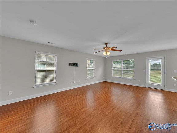4th image of 202 Tybee Dr