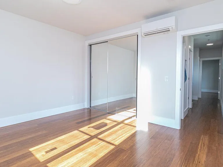 2550 Regent St #3 — Photo 8