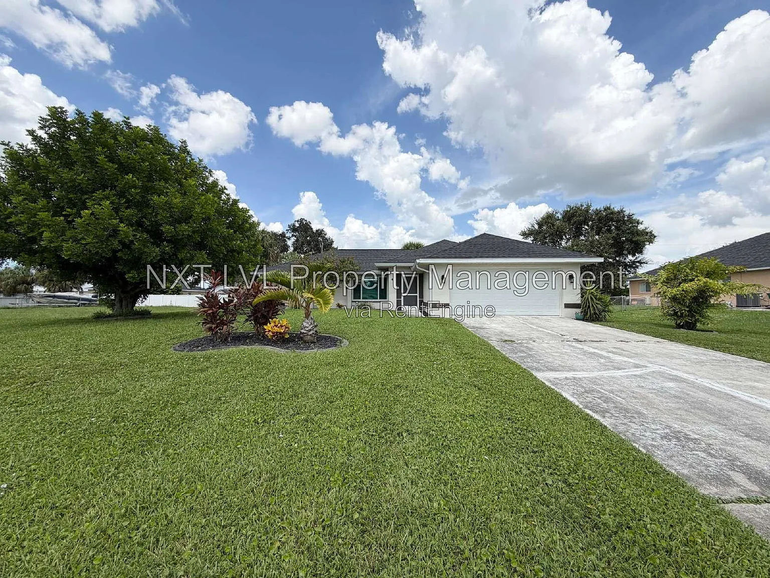 3 bed, 2.0 bath, 1306 sqft, $2,395 — Photo 2