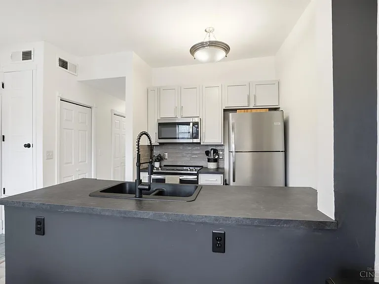 2116 Fulton Ave #18 — Photo 5