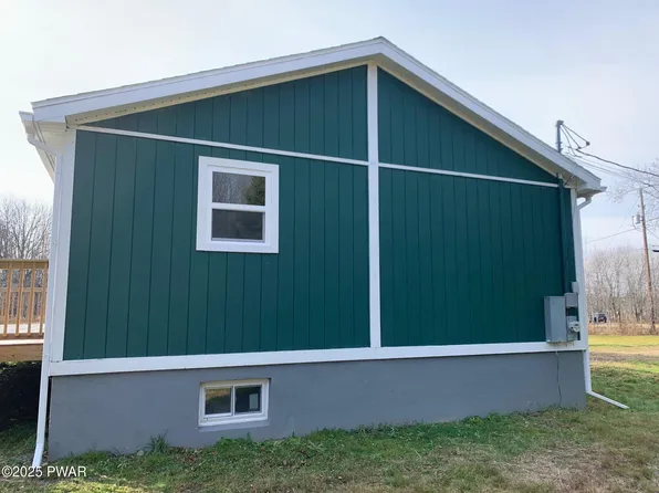 7 Eagle Ct, Lake Ariel, PA 18436