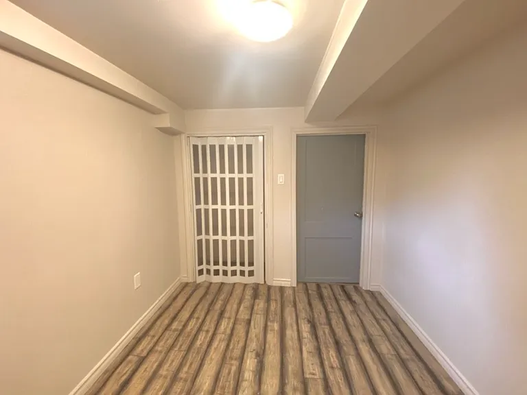147 Holton Ave S #1 — Photo 2