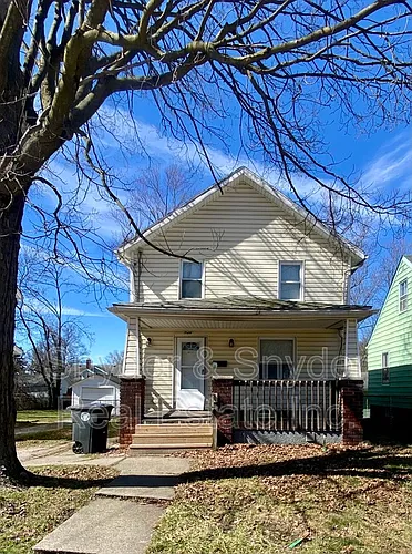 748 Merton Ave Photo 1