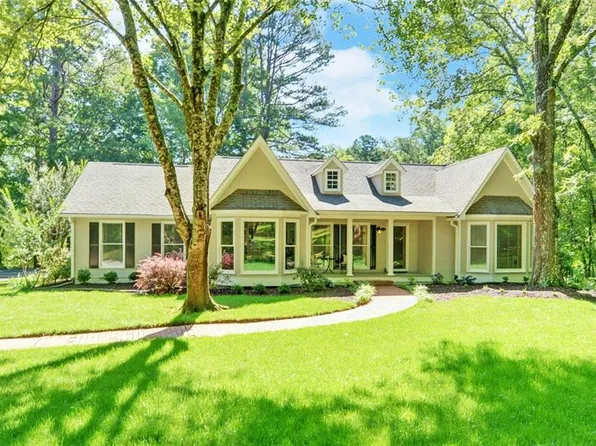 5738 Duncan Bridge Rd, Cornelia, GA 30531