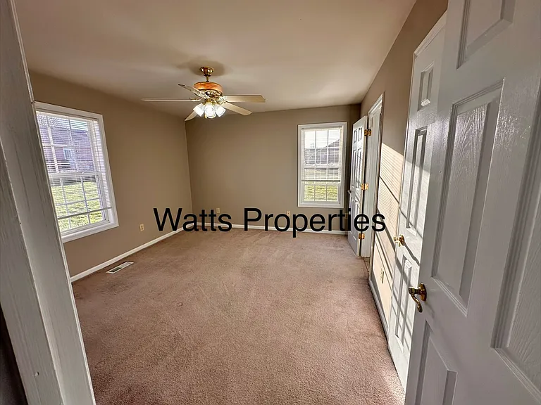 111 13th Ave NW — Photo 12