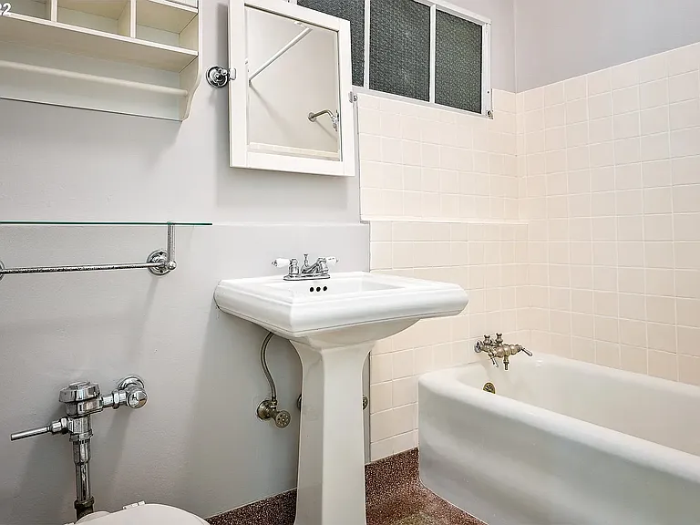 2015 NW Flanders St #314 — Photo 4